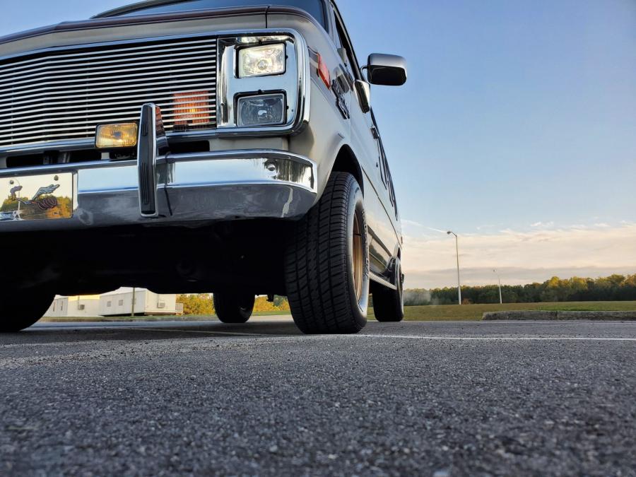 Детали экстерьера Chevrolet G20 Conversion Van  (CG21305) 1988 года  (фото 42 из 257)